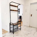 Modern 2 King Size Bed, Sea View, Walk To Beach And Center *