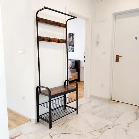 Wonderful 2 Bedroom 10min Walk From Center And *