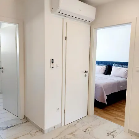 Sea View, 2 King Size Bed, Walk To And Center