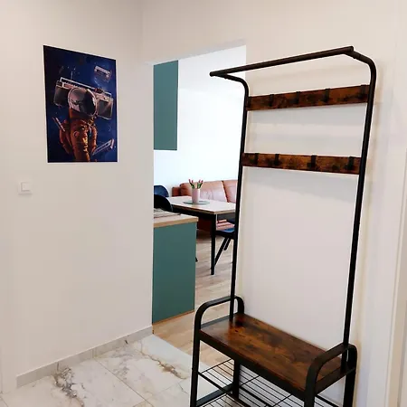 Modern 2 King Size Bed, Sea View, Walk To Beach And Center דירה *