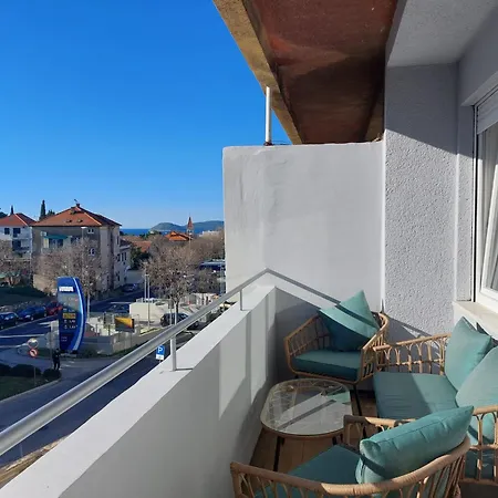 Modern 2 King Size Bed, Sea View, Walk To Beach And Center דירה *