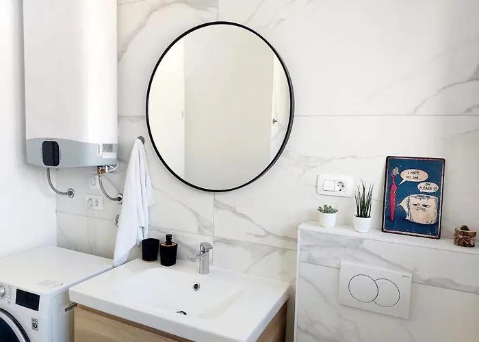 Wonderful 2 Bedroom 10min Walk From Center And